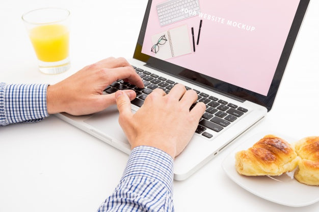 Free Laptop Mockup With Breakfast Concept Psd