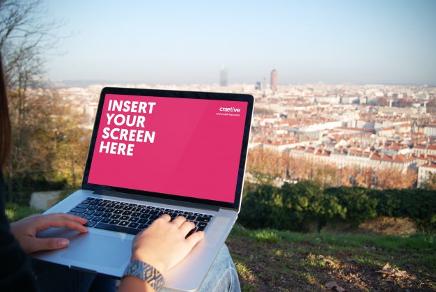 Free Laptop Screen Mock Up Design Psd