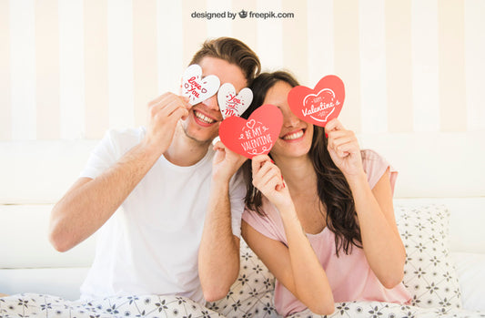 Free Lovely Couple In Valentines Psd