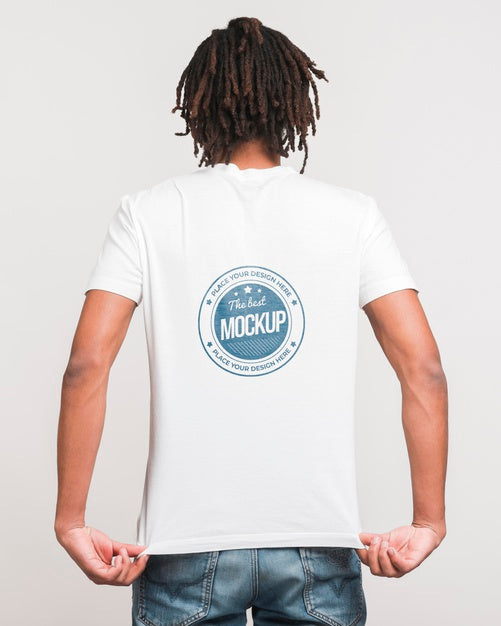 Free Man Wearing T-Shirt Mockup Psd