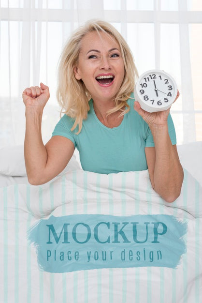 Free Medium Shot Smiley Woman In Bed Psd