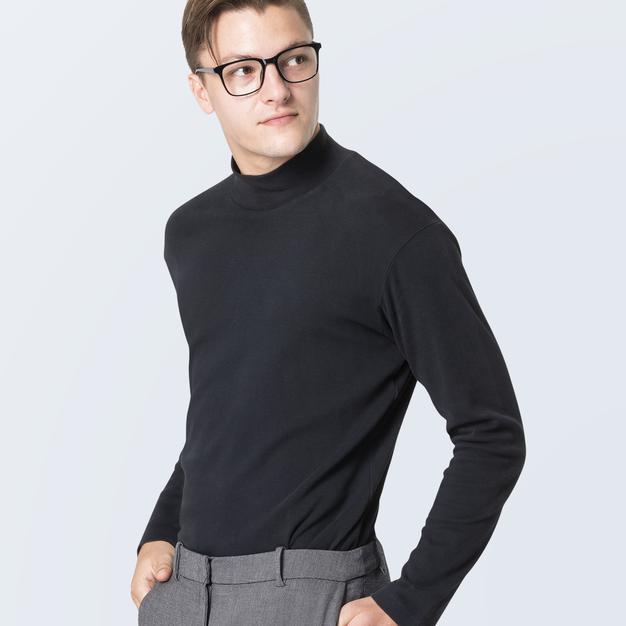 Free Men With Turtleneck Sweater Mockup With Gray Trousers Psd