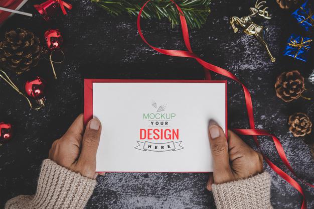 Free Merry Christmas Greeting Card Mockup Psd