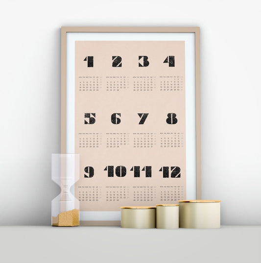Free Minimalist Calendar Mockup With Hourglass Psd
