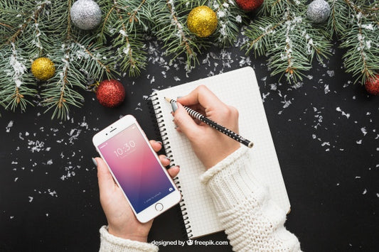 Free Mobile Phone Mockup With Christmas Design Psd