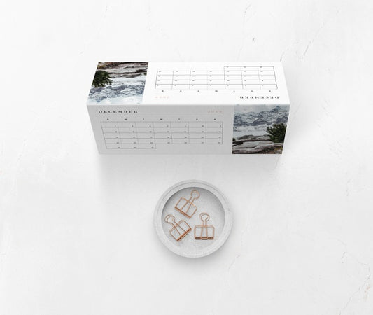 Free Mock-Up Calendar Concept On Cardboard Psd