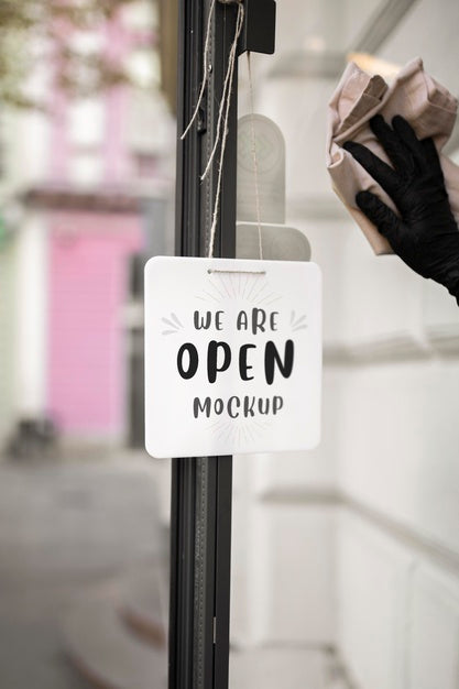 Free Mock-Up Sign Hanging On The Door Psd