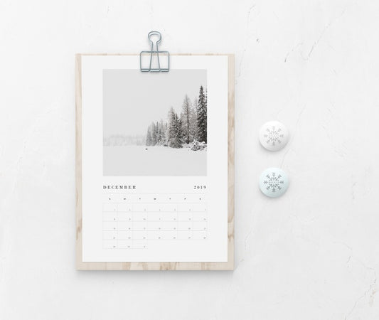 Free Mock-Up Wooden Board With Calendar On Wall Psd