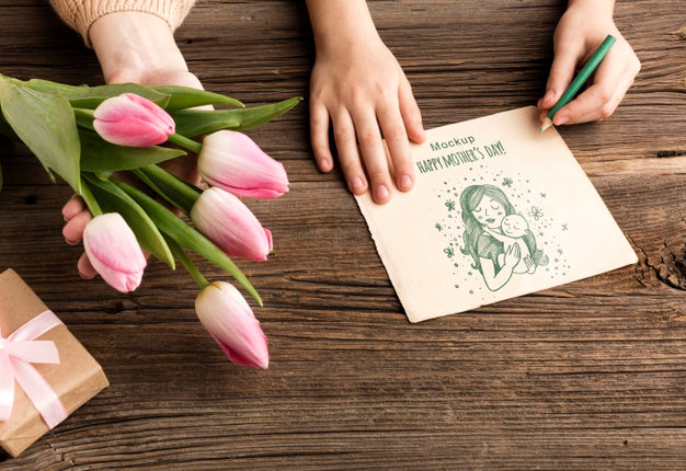 Free Mothers Day Concept With Flowers Psd