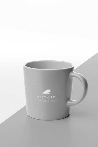 Free Mug With Coffee Mock Up On Table Psd