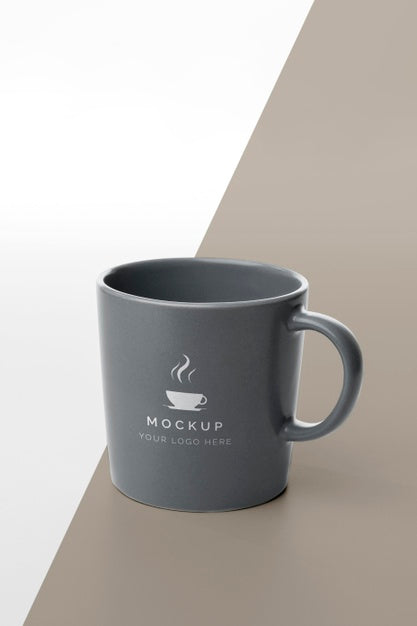 Free Mug With Coffee Mock Up On Table Psd
