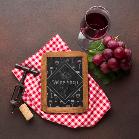 Free Natural Wine In Glass With Frame Psd