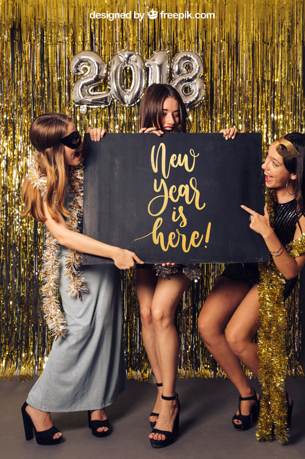 Free New Year Mockup With Three Friends And Board Psd