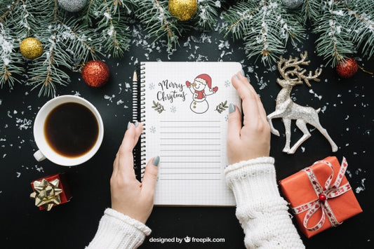 Free Notebook Mockup With Christmas Design Psd