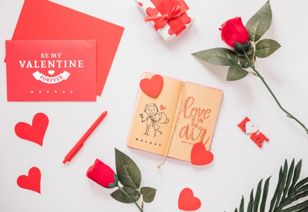 Free Notebook Mockup With Valentine Concept Psd