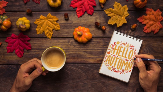 Free Notepad Mockup With Autumn Concept Psd