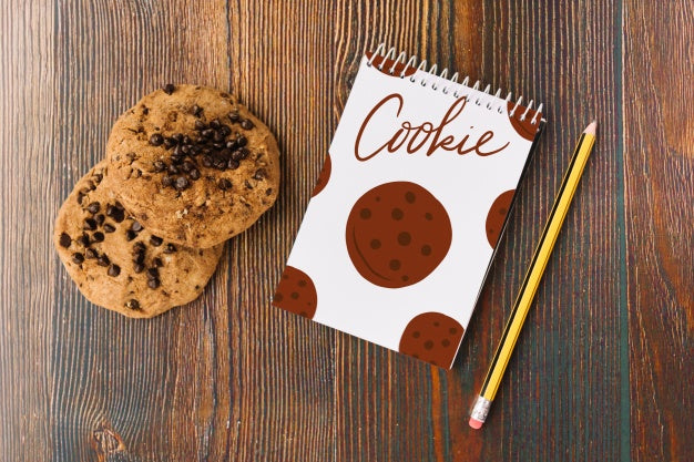 Free Notepad Mockup With Cookie Concept Psd