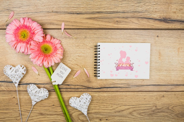 Free Notepad Mockup With Mothers Day Concept Psd