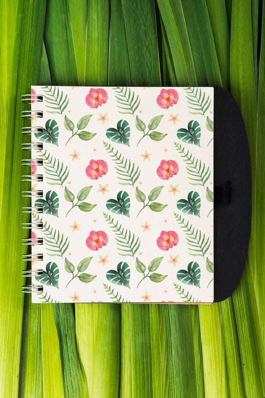 Free Notepad Mockup With Tropical Leaves Psd