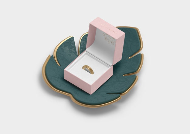 Free Opened Jewellery Box For Ring And Monstera Leaf Psd
