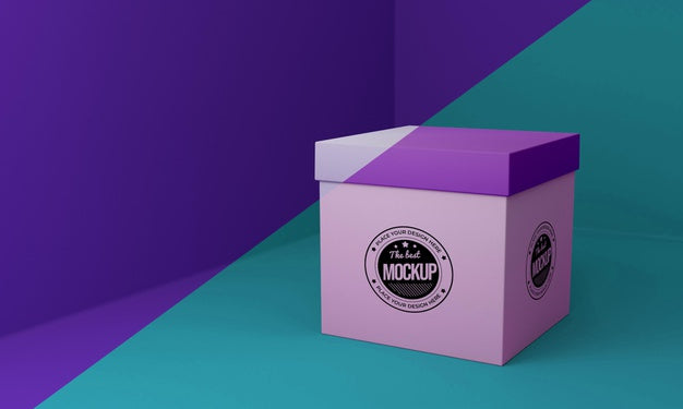 Free Packaging Box Concept Mock-Up Psd