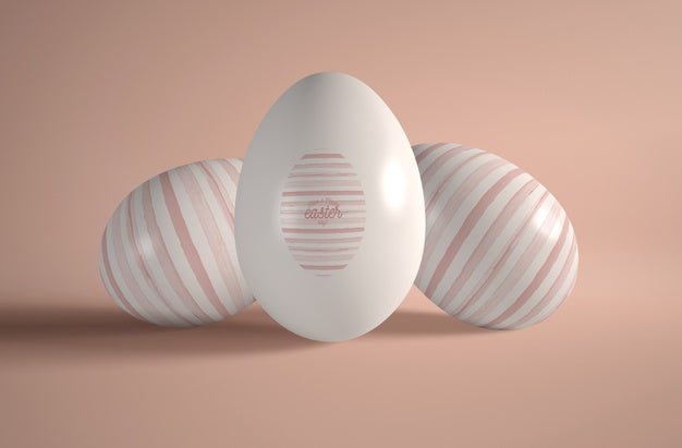 Free Painted Easter Eggs On Table Psd