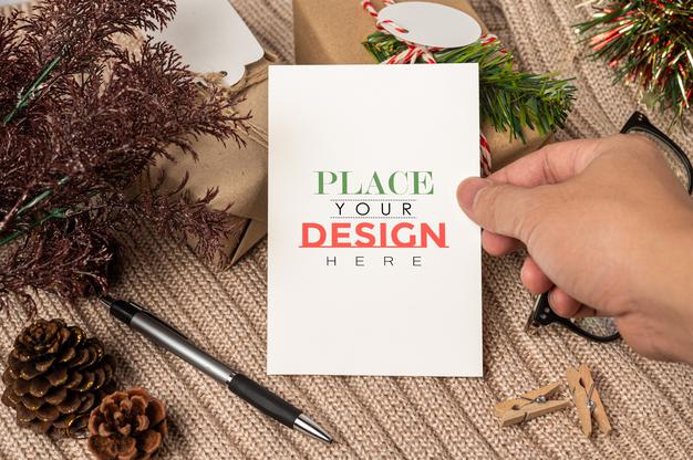 Free Paper Greeting Card Psd Mockup Psd