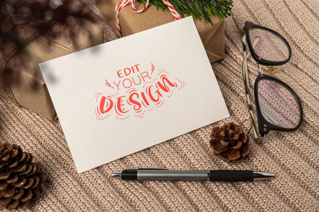 Free Paper Greeting Card Psd Mockup Psd