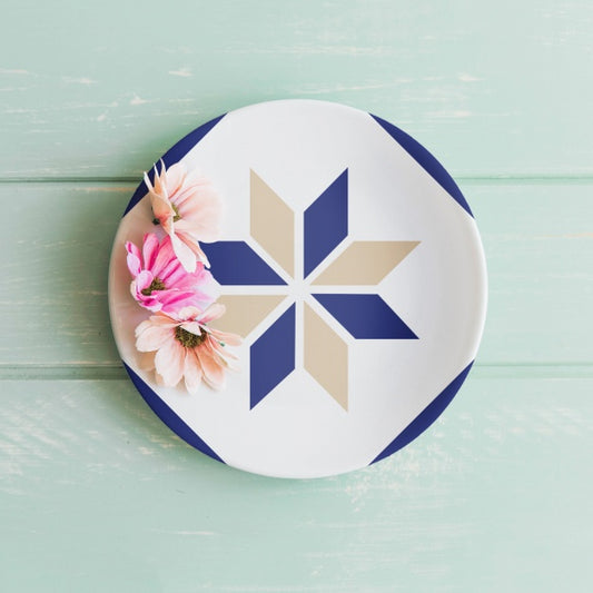 Free Plate Mockup With Flowers Psd