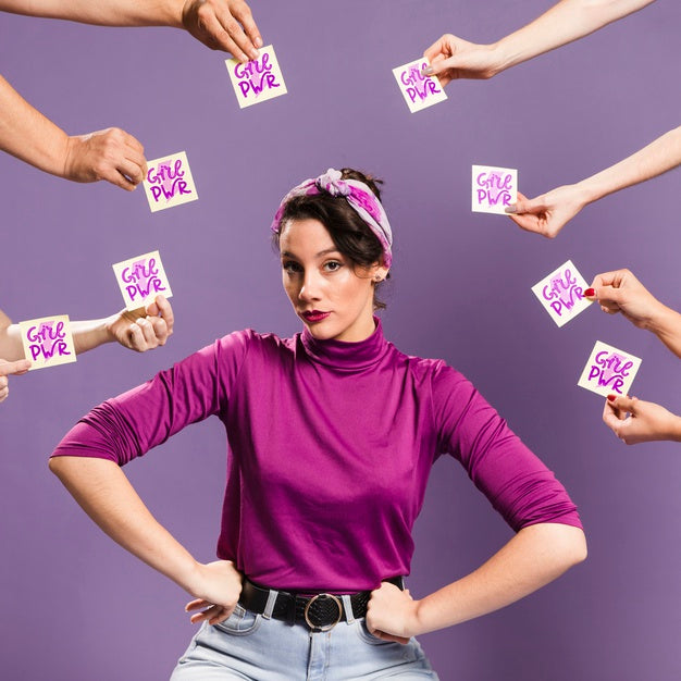 Free Proud Woman With Sticky Notes Psd