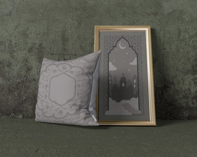 Free Ramadan Composition Mock-Up With Pillow And Frame Psd