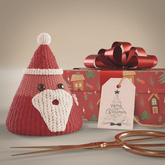 Free Red Decorations And Gift Wrapped On Table Psd