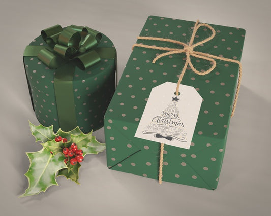 Free Set Og Gifts Wrapped In Decorative Green Paper Psd