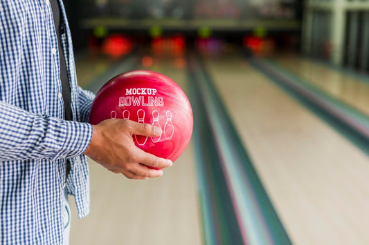 Free Side View Of Man Holding Bowling Ball Psd