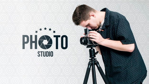 Free Side View Of Photographer Working With Camera Psd