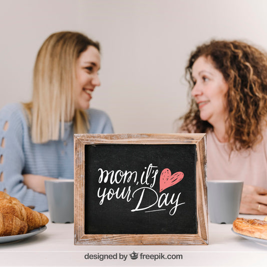 Free Slate Mockup For Mothers Day With Breakfast Psd