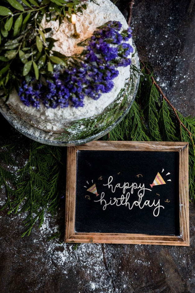 Free Slate Mockup With Birthday Cake Psd