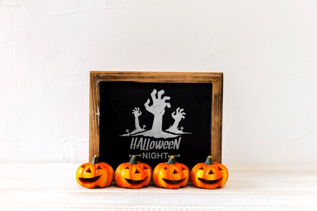 Free Slate Mockup With Halloween Concept Psd