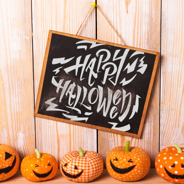 Free Slate Mockup With Halloween Concept Psd