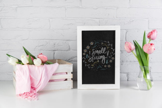 Free Slate Mockup With Spring Concept Psd