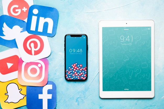 Free Smartphone And Tablet Mockup With Social Media Concept Psd