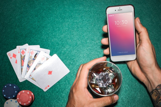 Free Smartphone Mockup With Casino Concept Psd