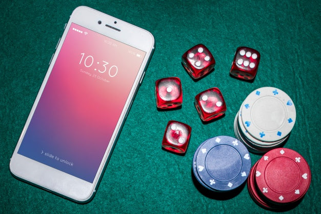 Free Smartphone Mockup With Casino Concept Psd