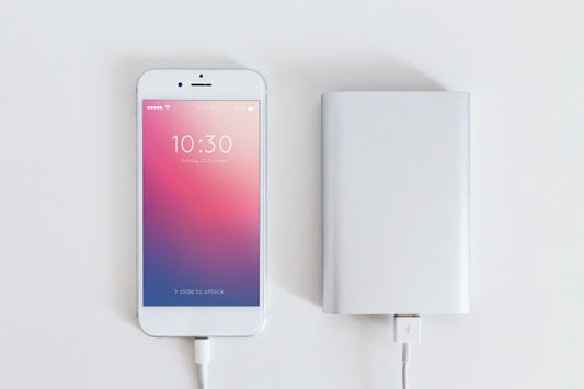 Free Smartphone Mockup With Charging Cable Psd