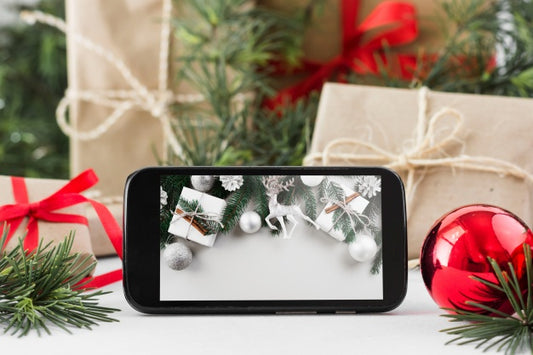 Free Smartphone Mockup With Christmas Concept Psd