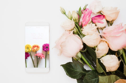 Free Smartphone Mockup With Floral Decoration Psd