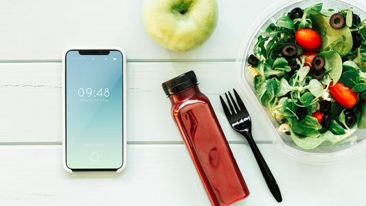 Free Smartphone Mockup With Healthy Food Psd