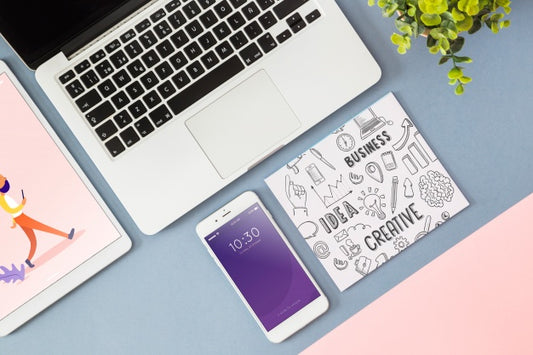 Free Smartphone Mockup With Office Elements Psd