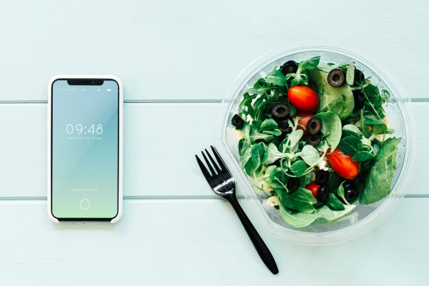 Free Smartphone Mockup With Salad Psd