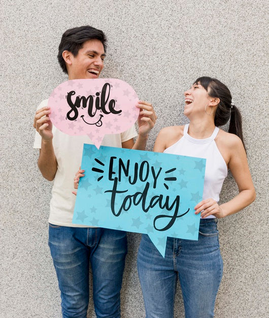 Free Smiley Man And Woman Posing Psd